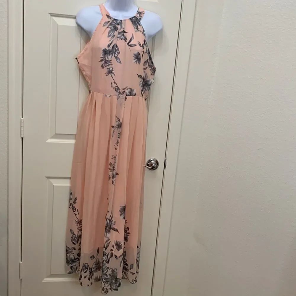 Fashion Mia Large Scoop Neck Short Sleeve Tie Back Peach Gray Floral Maxi Dress
